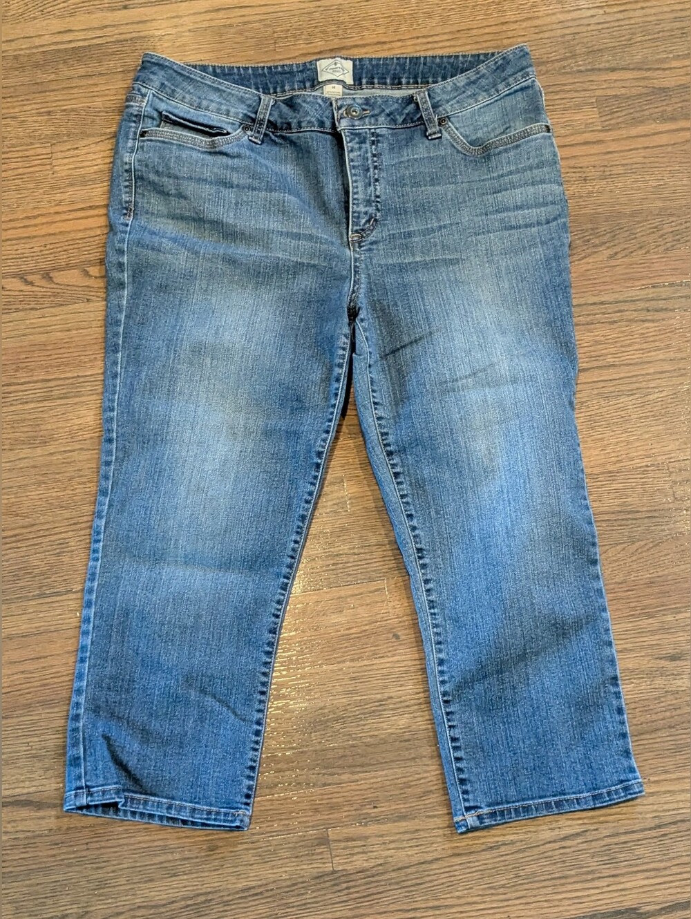St. John's Bay Capris, Classic 5 Pocket Style, Size 14, EUC